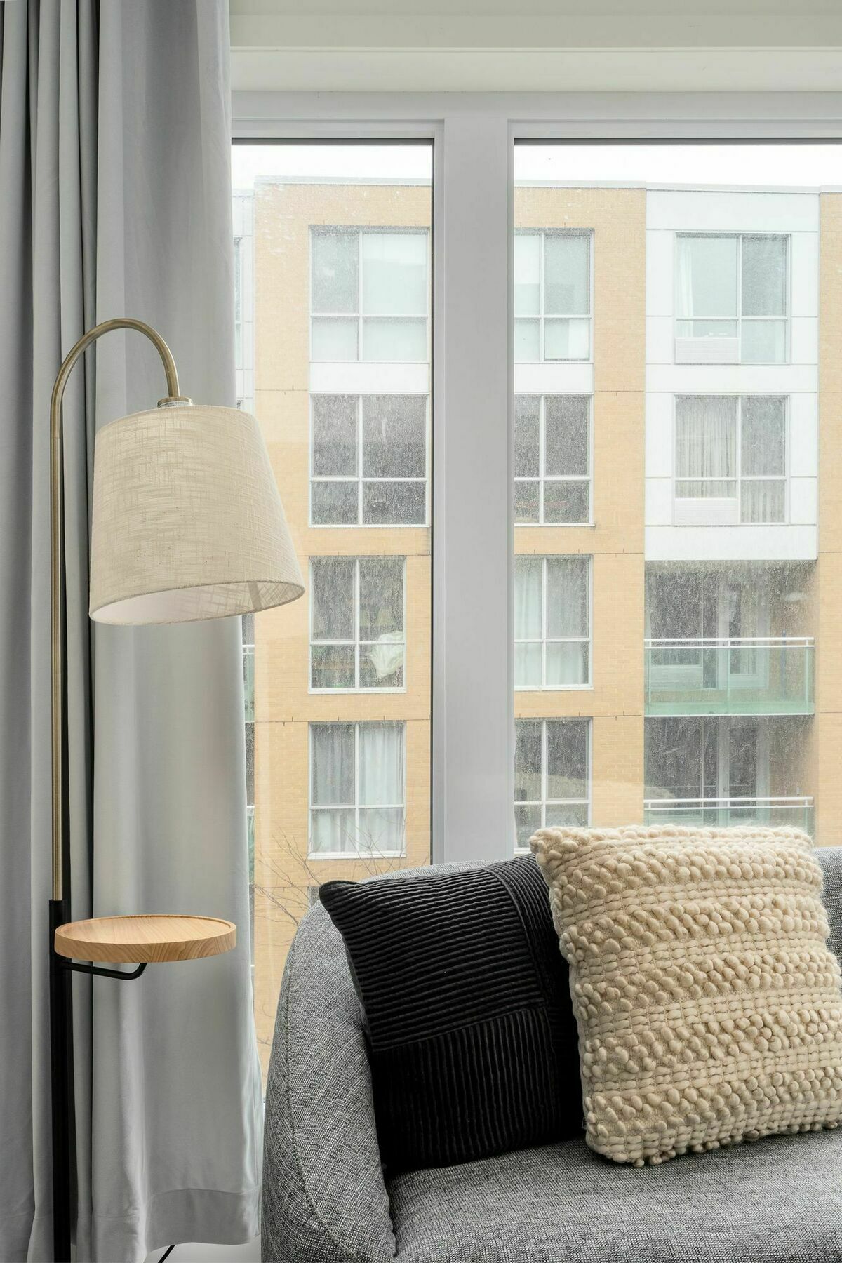 Intimate 1br In Quartier Des Spectacles By Sonder *
